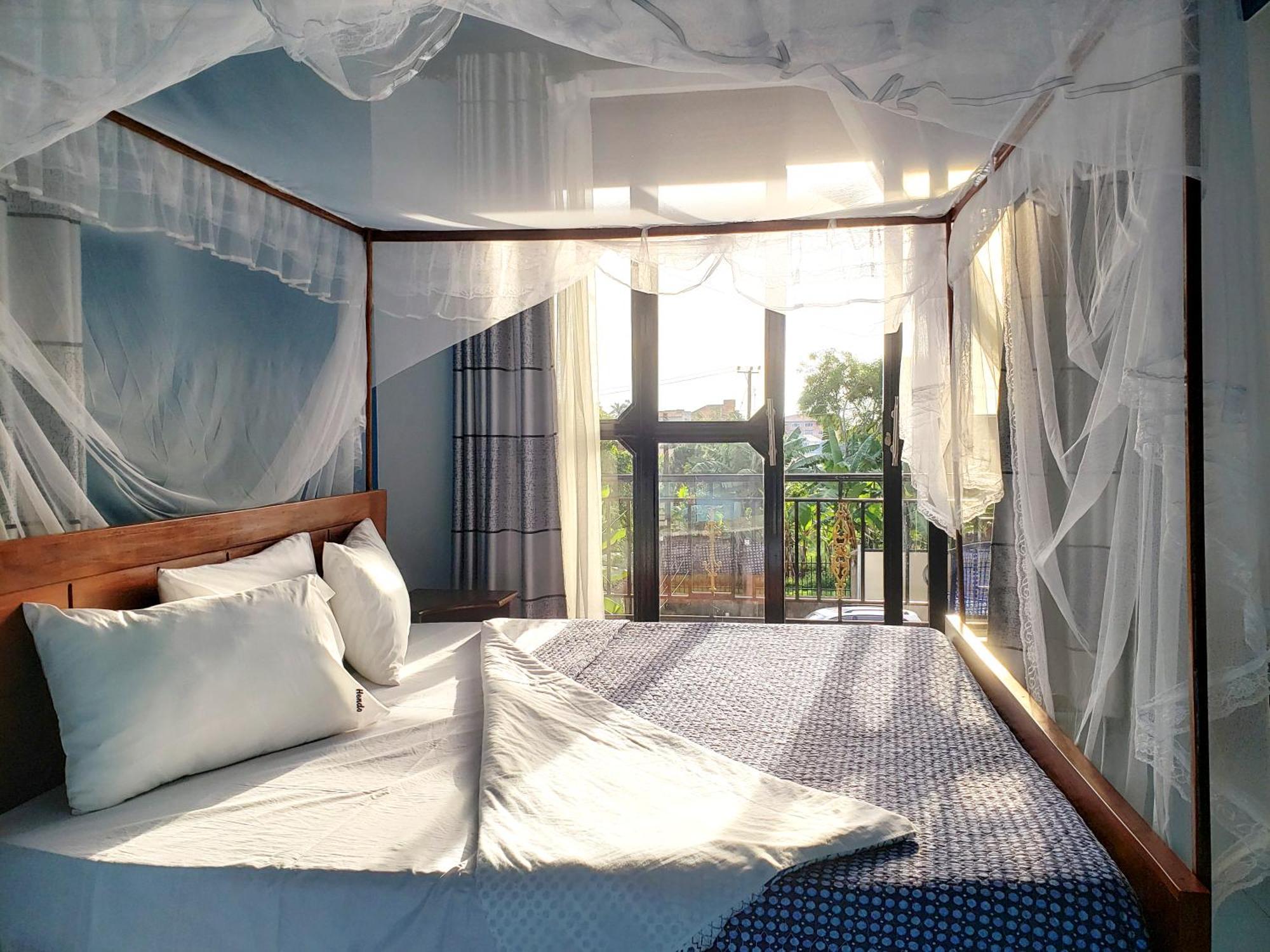 Hendo Hotel Entebbe Dış mekan fotoğraf