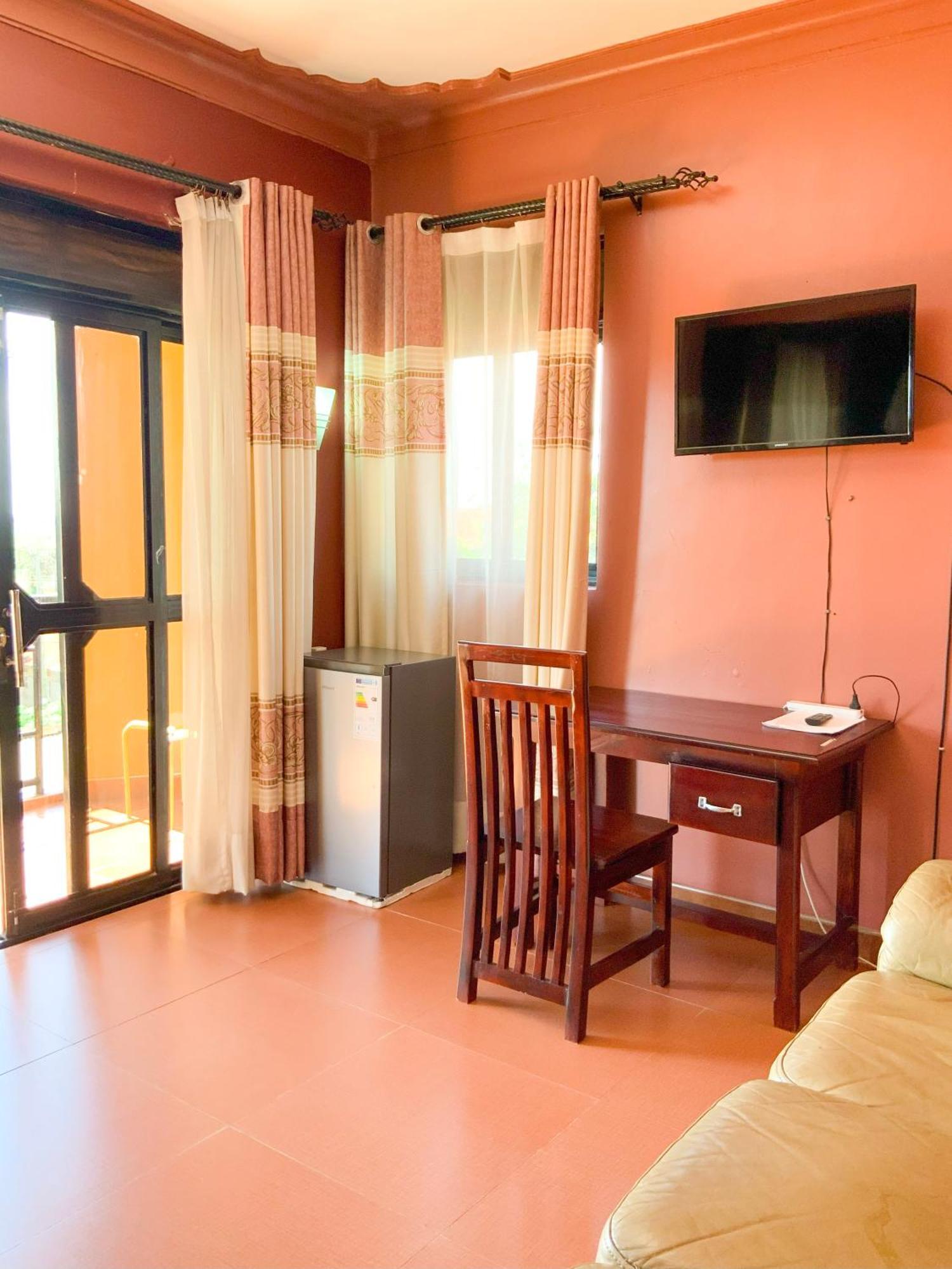 Hendo Hotel Entebbe Dış mekan fotoğraf