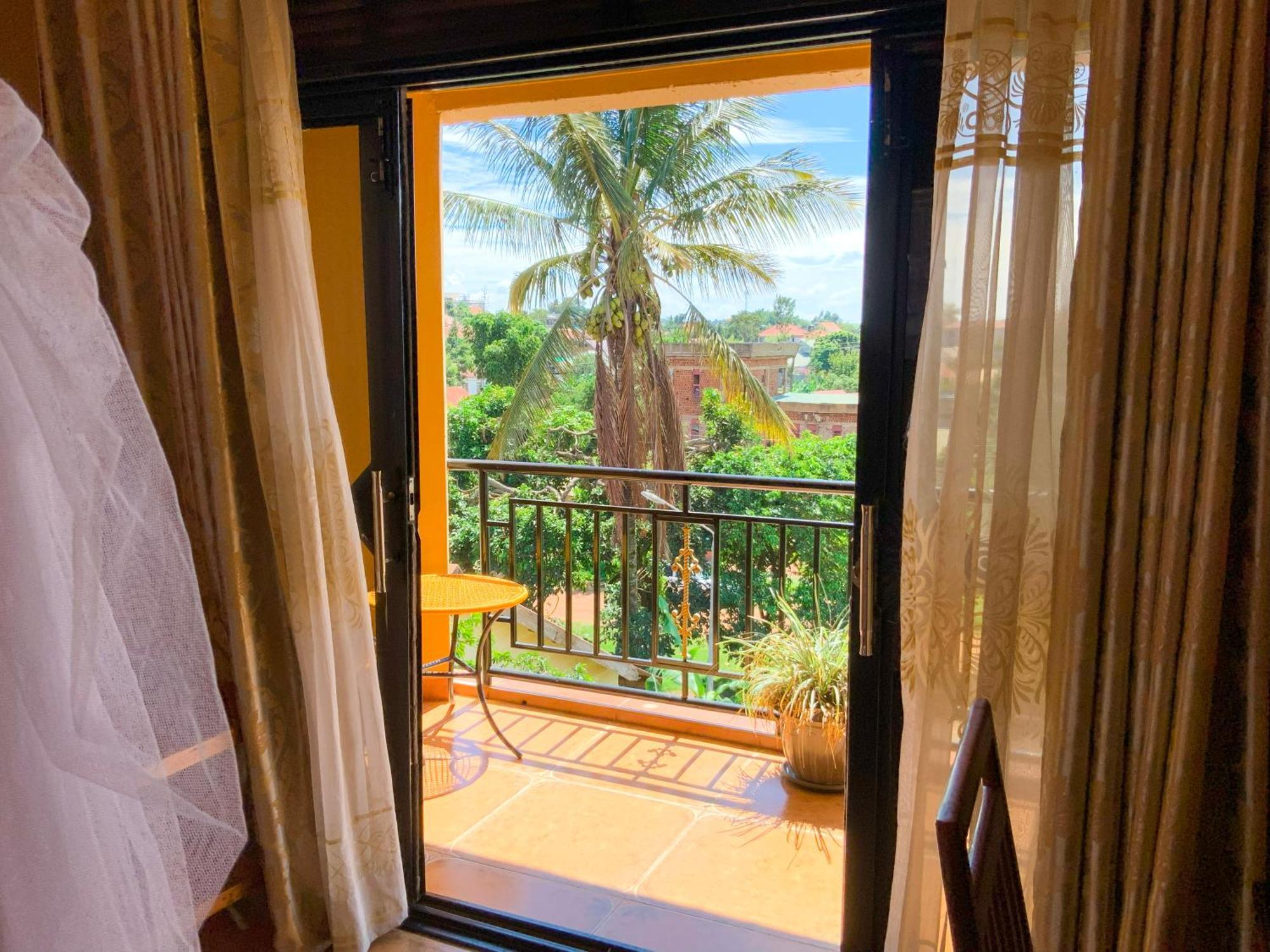 Hendo Hotel Entebbe Dış mekan fotoğraf