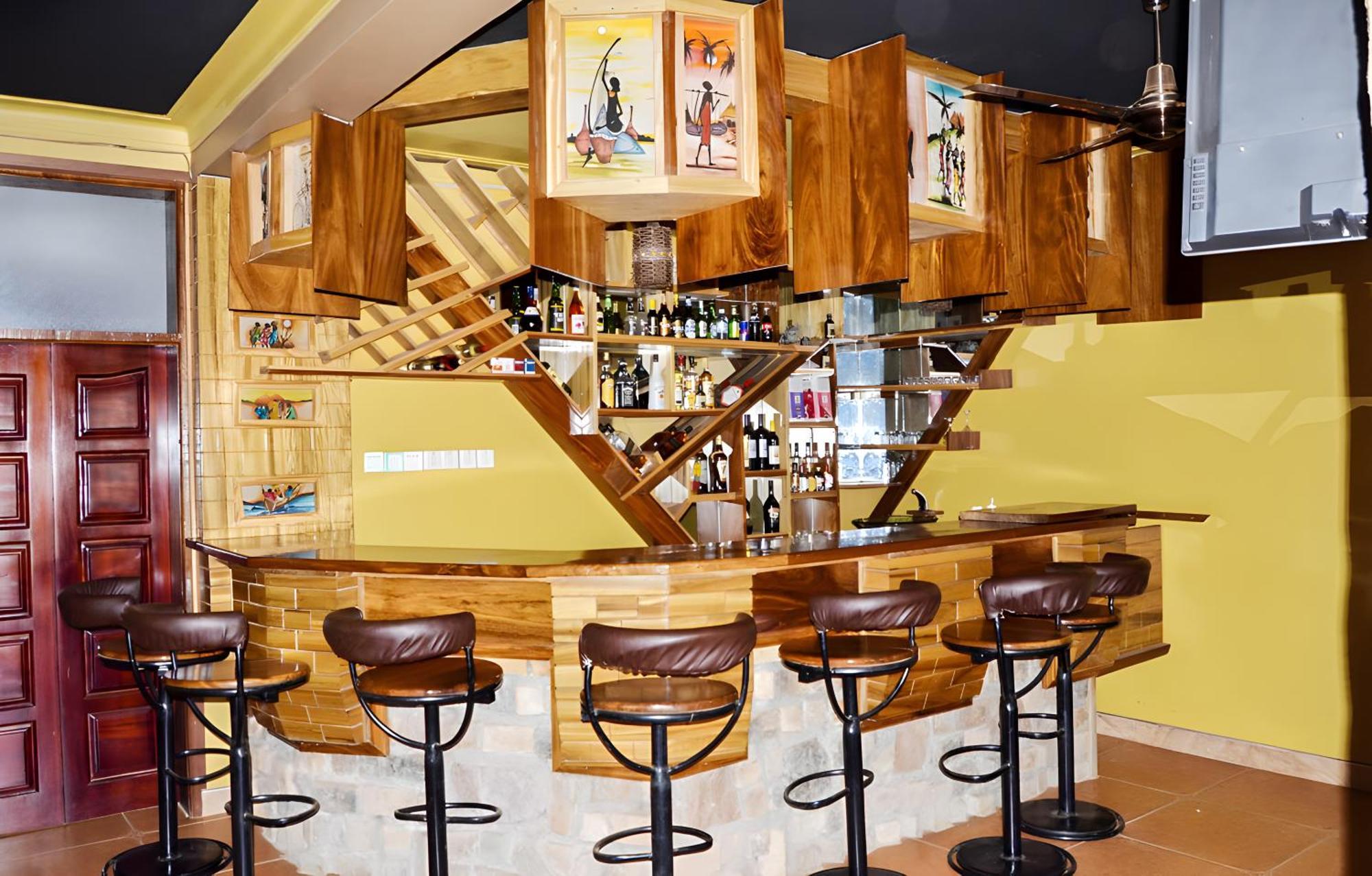Hendo Hotel Entebbe Dış mekan fotoğraf